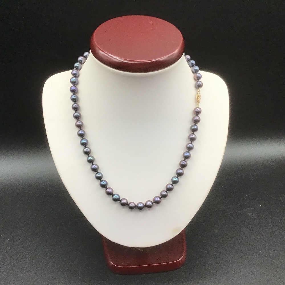 - 14k Solid Gold Yellow clasp Knotted Peacock/Purple Freshwater Pearls Nec…